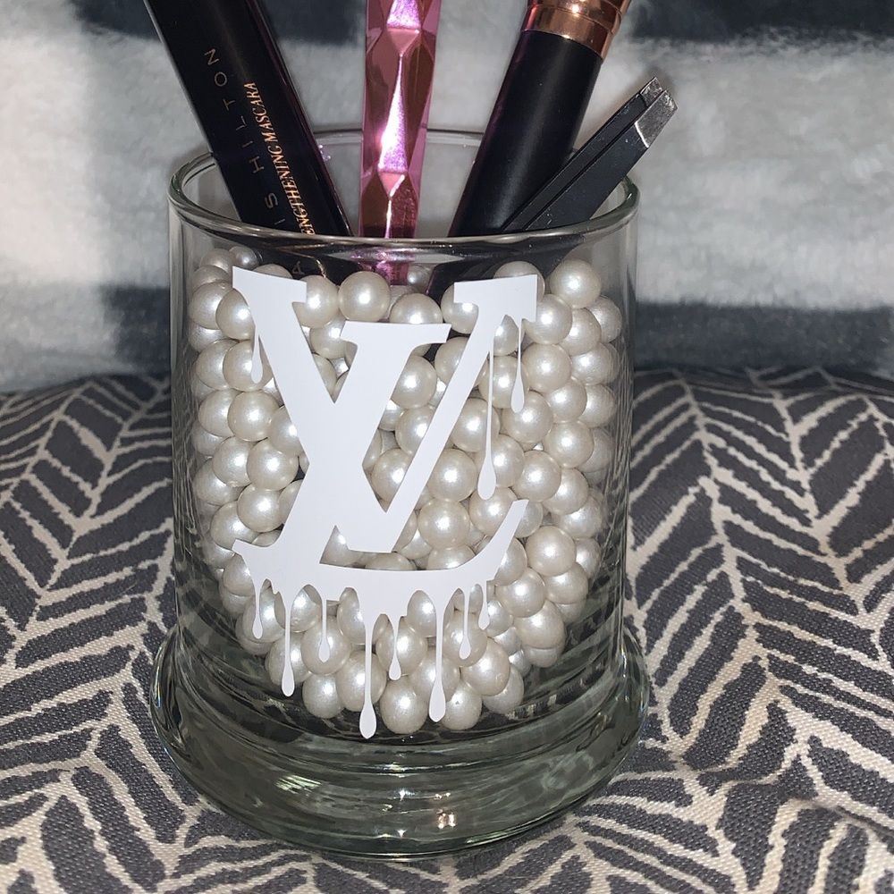 Makeup brush holder